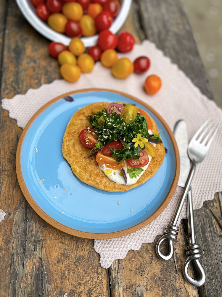 ოსპის ომლეტი ჩერი პომიდვრით