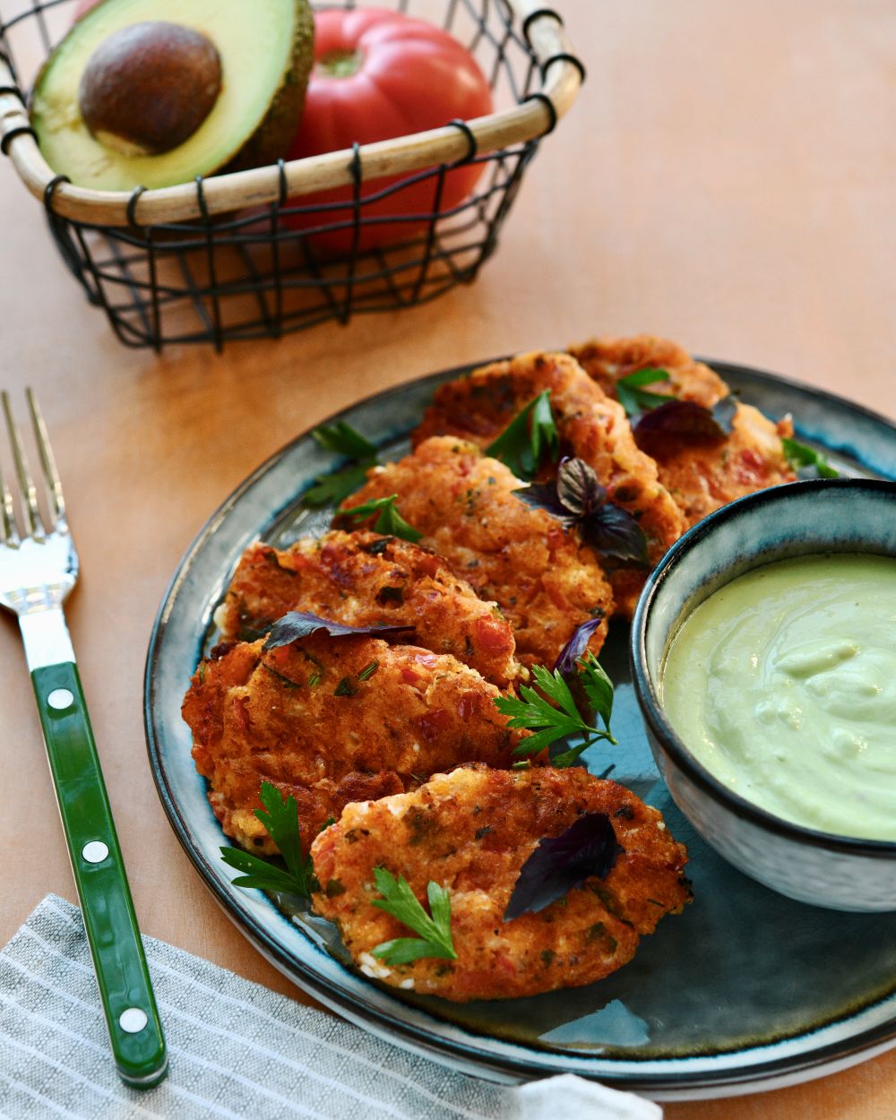 Tomatokeftedes – პომიდვრის მობრაწული ხემსი საბერძნეთიდან.