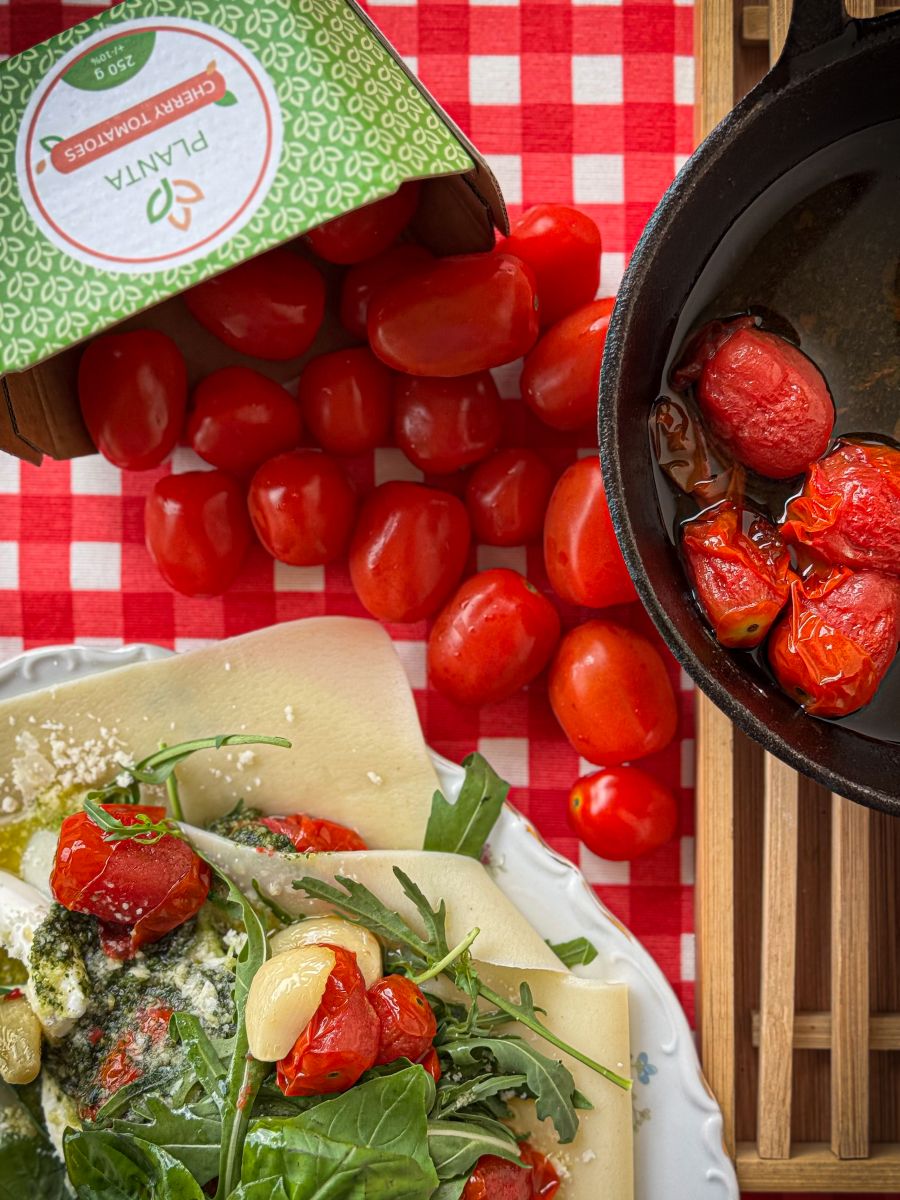 ღია ლაზანია ჩერი პომიდვრებით