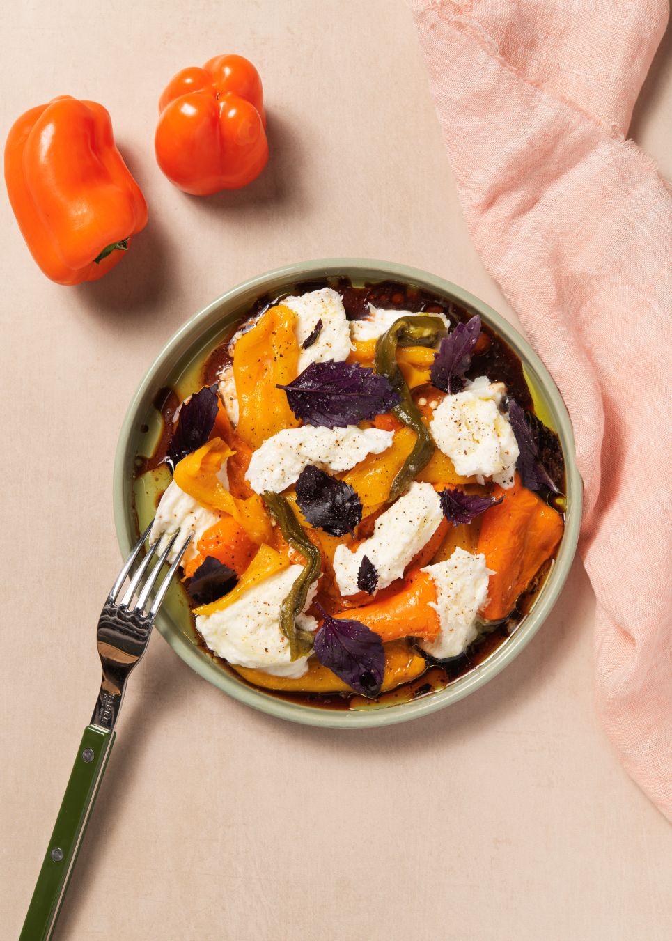 გამომცხვარი წიწაკების კაპრეზე